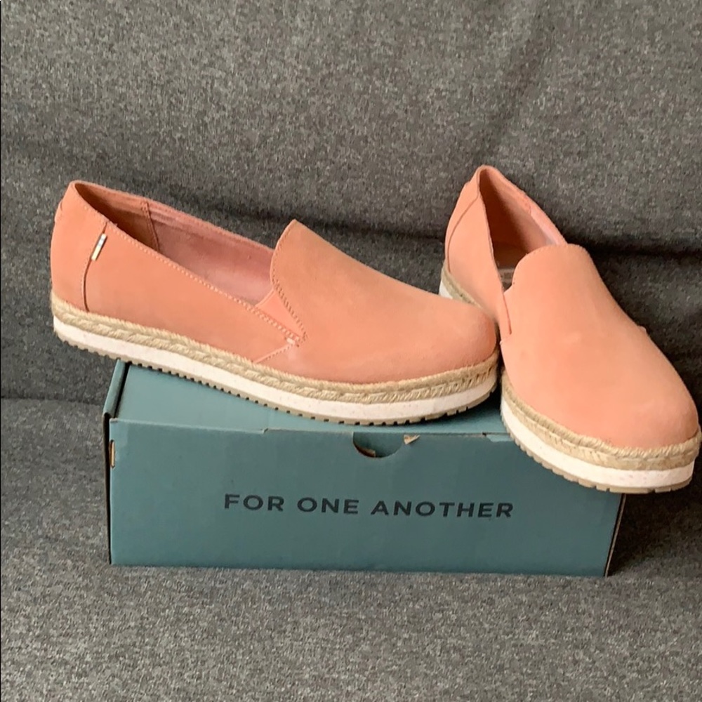 Toms